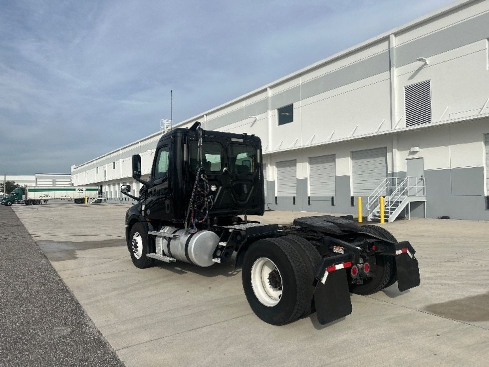 Day Cab Tractor-Heavy Duty Tractors-Freightliner-2019-T12642ST-Orlando-FL-221,019\n\t\tmiles-$ 43,500 - Image 5
