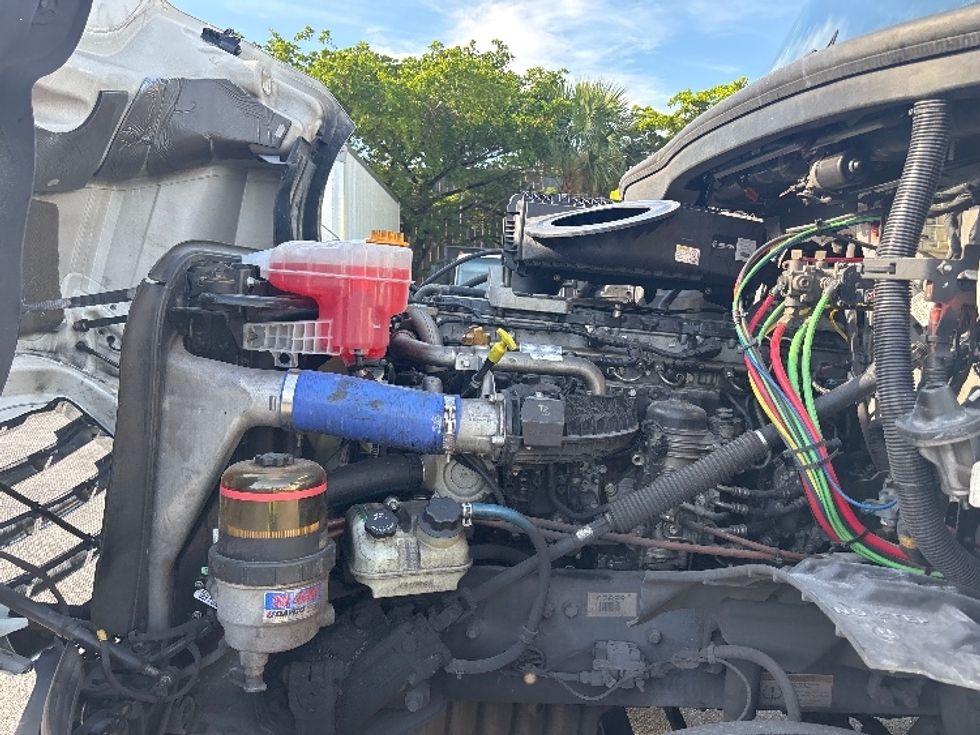 Day Cab Tractor-Heavy Duty Tractors-Freightliner-2019-T12642ST-Orlando-FL-463,642\n\t\tmiles-$ 34,500 - Image 16