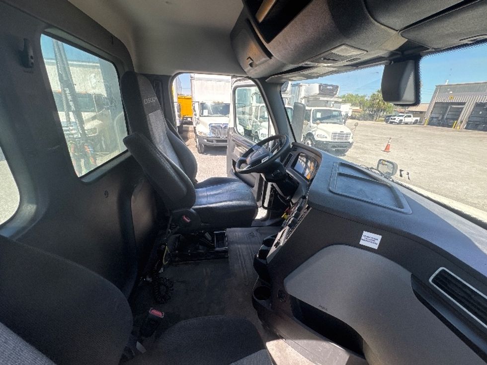 Day Cab Tractor-Heavy Duty Tractors-Freightliner-2019-T12642ST-Orlando-FL-550,091\n\t\tmiles-$ 32,250 - Image 14