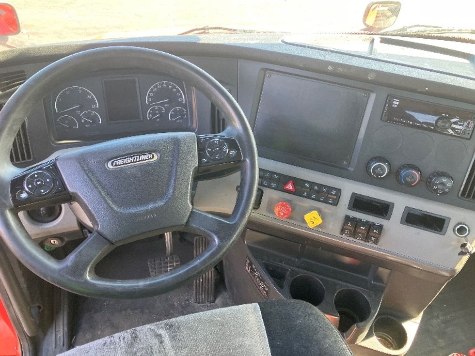 Day Cab Tractor-Heavy Duty Tractors-Freightliner-2019-T12642ST-Parsippany-NJ-272,385\n\t\tmiles-$ 43,500 - Image 11