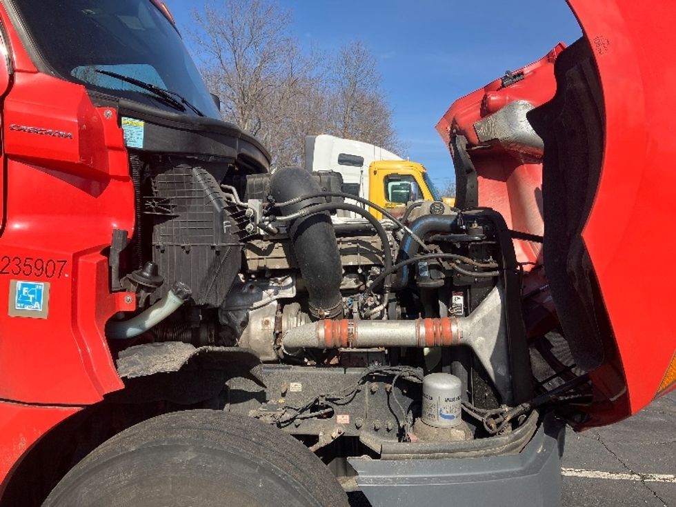 Day Cab Tractor-Heavy Duty Tractors-Freightliner-2019-T12642ST-Parsippany-NJ-272,385\n\t\tmiles-$ 43,500 - Image 15