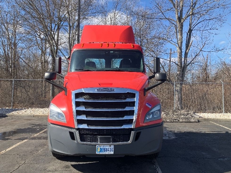Day Cab Tractor-Heavy Duty Tractors-Freightliner-2019-T12642ST-Parsippany-NJ-272,385\n\t\tmiles-$ 43,500 - Image 2