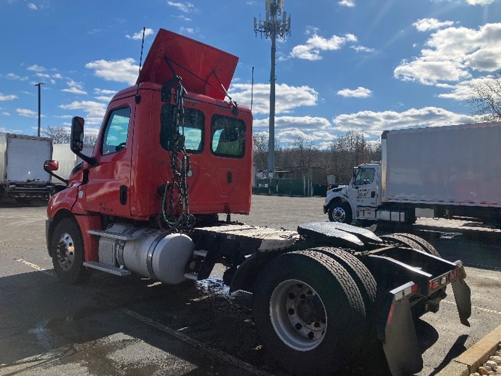Day Cab Tractor-Heavy Duty Tractors-Freightliner-2019-T12642ST-Parsippany-NJ-272,385\n\t\tmiles-$ 43,500 - Image 5