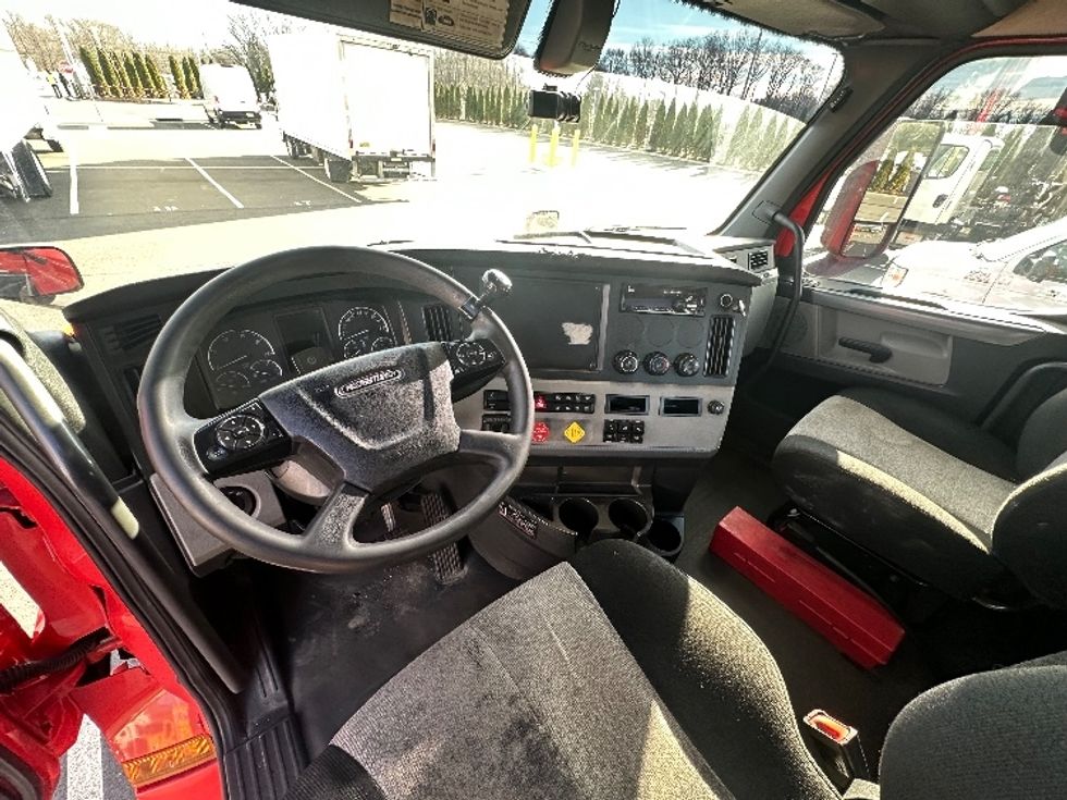 Day Cab Tractor-Heavy Duty Tractors-Freightliner-2019-T12642ST-Parsippany-NJ-357,907\n\t\tmiles-$ 43,000 - Image 10