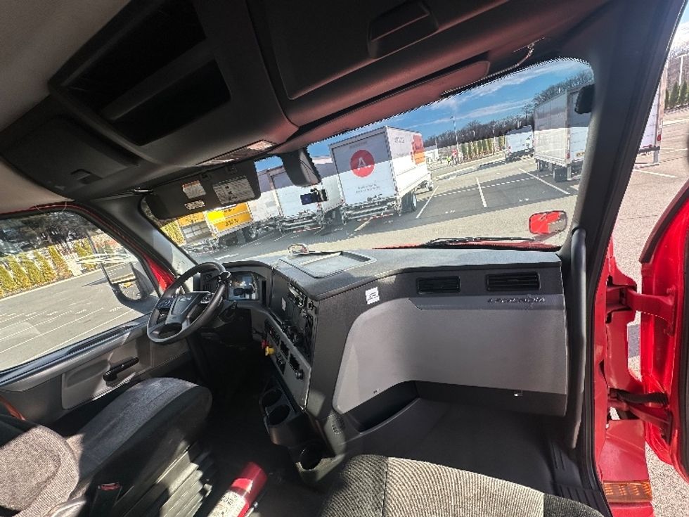 Day Cab Tractor-Heavy Duty Tractors-Freightliner-2019-T12642ST-Parsippany-NJ-357,907\n\t\tmiles-$ 43,000 - Image 13