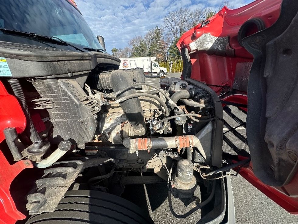 Day Cab Tractor-Heavy Duty Tractors-Freightliner-2019-T12642ST-Parsippany-NJ-357,907\n\t\tmiles-$ 43,000 - Image 15