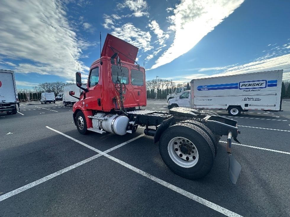 Day Cab Tractor-Heavy Duty Tractors-Freightliner-2019-T12642ST-Parsippany-NJ-357,907\n\t\tmiles-$ 43,000 - Image 5
