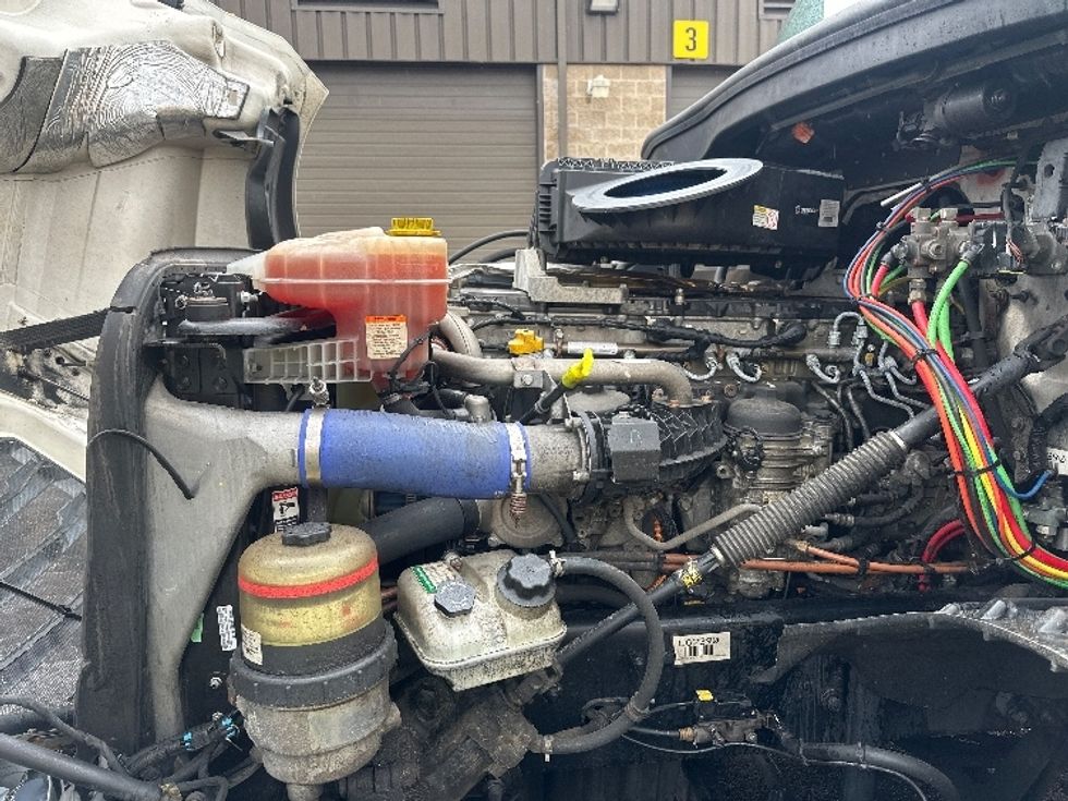 Day Cab Tractor-Heavy Duty Tractors-Freightliner-2019-T12642ST-Parsippany-NJ-395,267\n\t\tmiles-$ 36,000 - Image 15