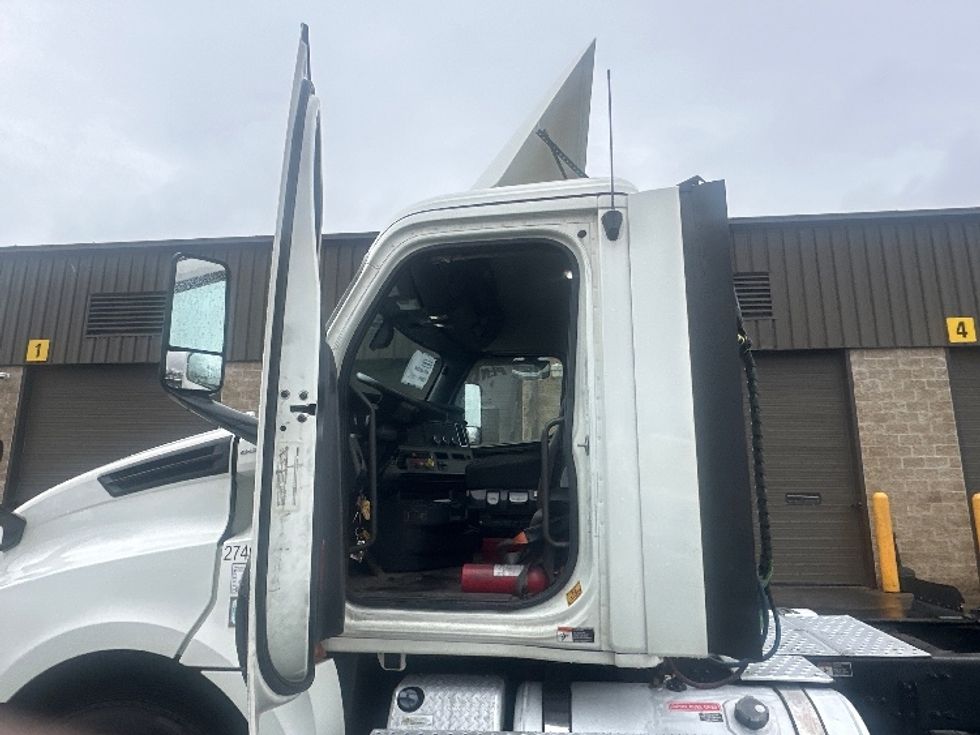 Day Cab Tractor-Heavy Duty Tractors-Freightliner-2019-T12642ST-Parsippany-NJ-395,267\n\t\tmiles-$ 36,000 - Image 9