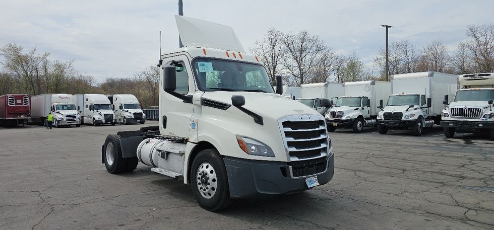 Day Cab Tractor-Heavy Duty Tractors-Freightliner-2019-T12642ST-Parsippany-NJ-414,633\n\t\tmiles-$ 35,250 - Image 1