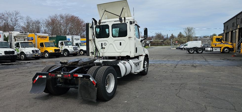 Day Cab Tractor-Heavy Duty Tractors-Freightliner-2019-T12642ST-Parsippany-NJ-414,633\n\t\tmiles-$ 35,250 - Image 7