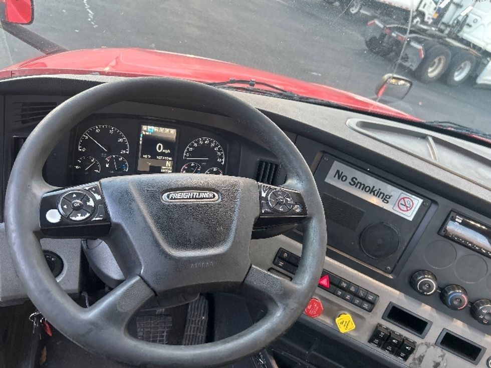 Day Cab Tractor-Heavy Duty Tractors-Freightliner-2019-T12642ST-Pennsauken-NJ-527,007\n\t\tmiles-$ 26,500 - Image 11