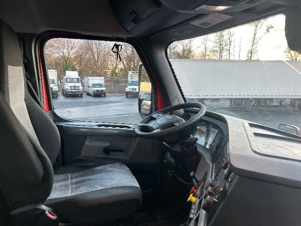 Day Cab Tractor-Heavy Duty Tractors-Freightliner-2019-T12642ST-Pennsauken-NJ-527,007\n\t\tmiles-$ 26,500 - Image 14