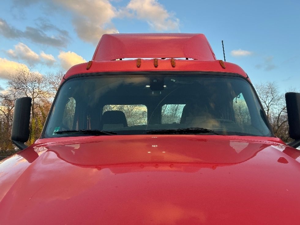 Day Cab Tractor-Heavy Duty Tractors-Freightliner-2019-T12642ST-Pennsauken-NJ-527,007\n\t\tmiles-$ 26,500 - Image 18