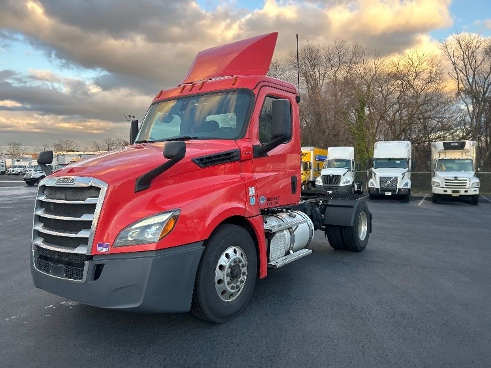 Day Cab Tractor-Heavy Duty Tractors-Freightliner-2019-T12642ST-Pennsauken-NJ-527,007\n\t\tmiles-$ 26,500 - Image 3