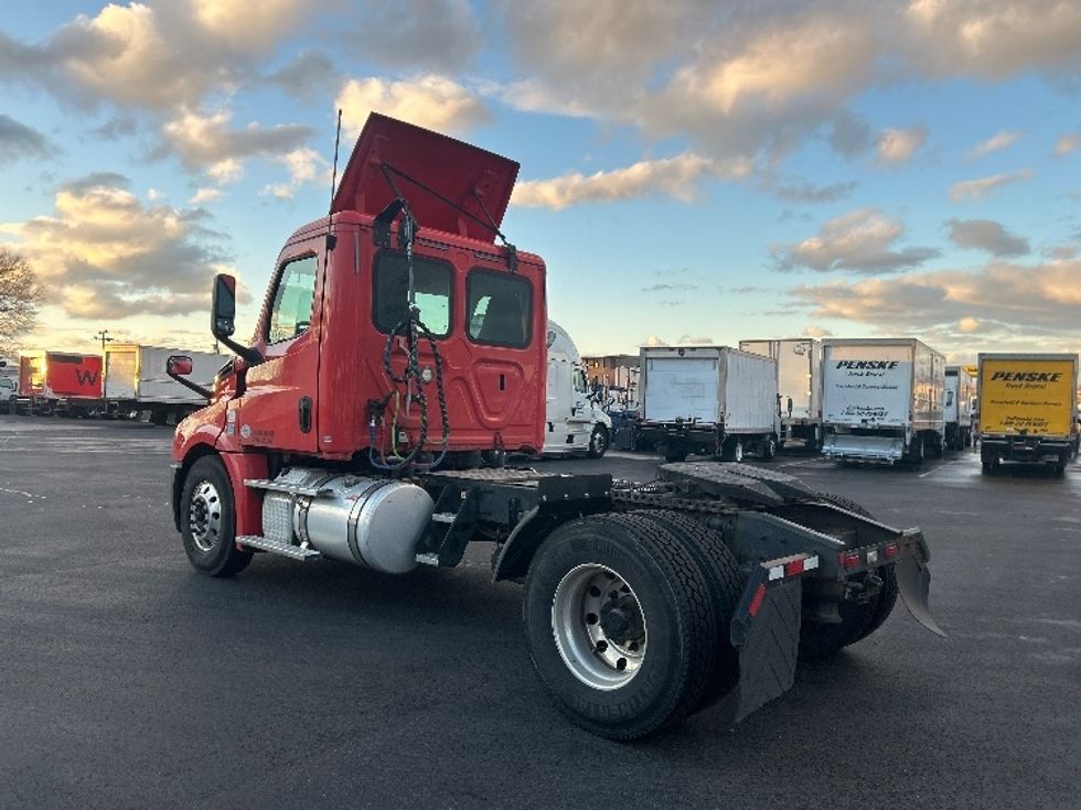 Day Cab Tractor-Heavy Duty Tractors-Freightliner-2019-T12642ST-Pennsauken-NJ-527,007\n\t\tmiles-$ 26,500 - Image 5