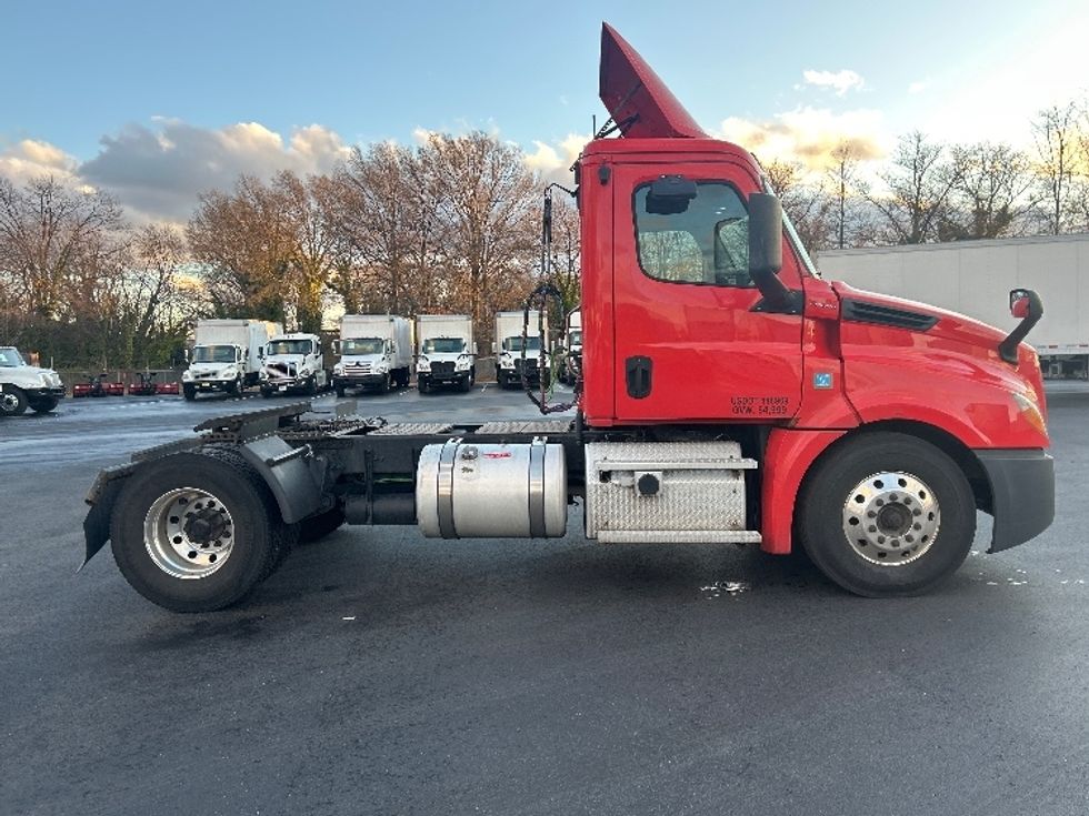 Day Cab Tractor-Heavy Duty Tractors-Freightliner-2019-T12642ST-Pennsauken-NJ-527,007\n\t\tmiles-$ 26,500 - Image 8