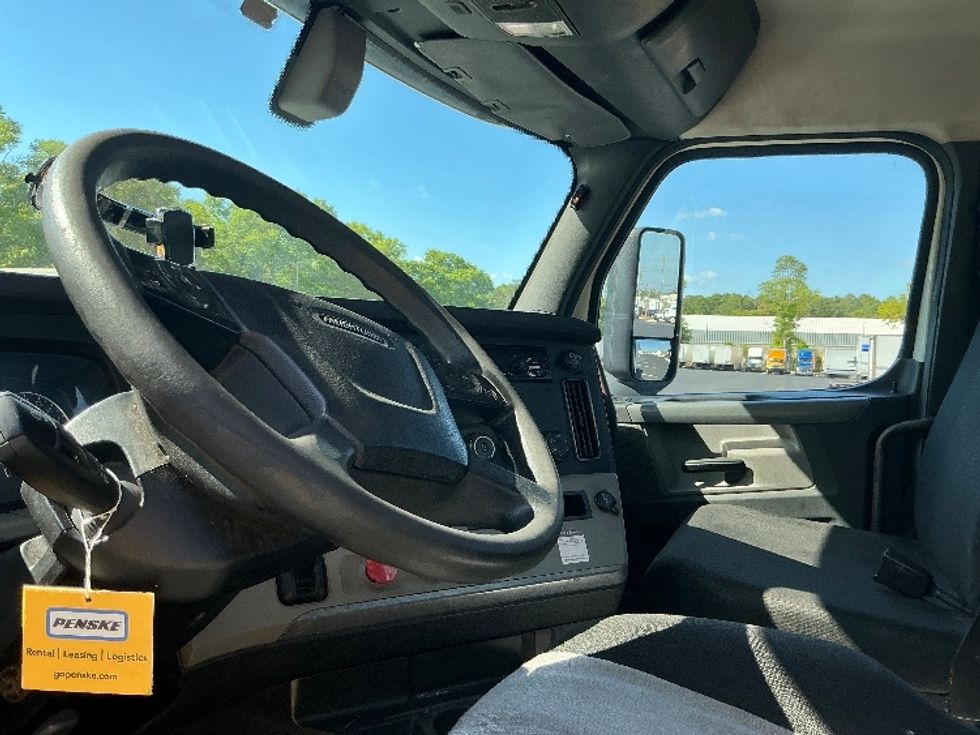 Day Cab Tractor-Heavy Duty Tractors-Freightliner-2019-T12642ST-Pensacola-FL-306,569\n\t\tmiles-$ 45,500 - Image 10