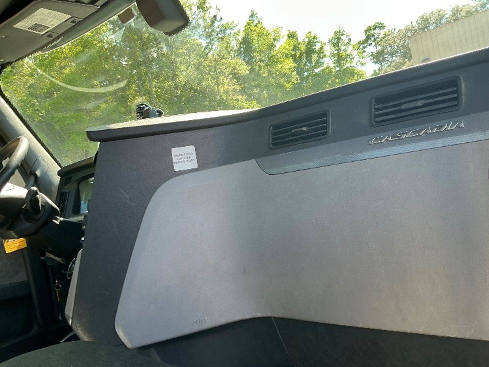 Day Cab Tractor-Heavy Duty Tractors-Freightliner-2019-T12642ST-Pensacola-FL-306,569\n\t\tmiles-$ 45,500 - Image 13