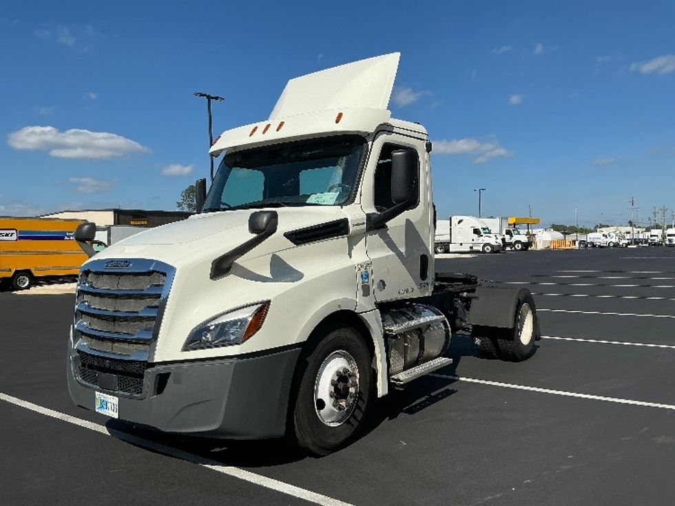 Day Cab Tractor-Heavy Duty Tractors-Freightliner-2019-T12642ST-Pensacola-FL-306,569\n\t\tmiles-$ 45,500 - Image 3