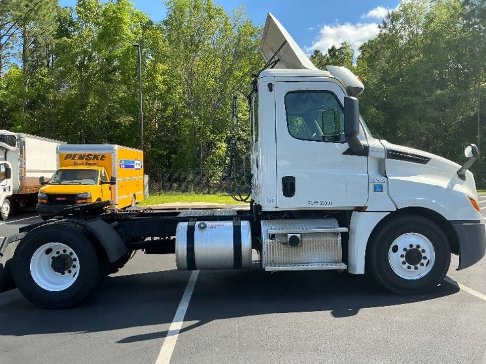 Day Cab Tractor-Heavy Duty Tractors-Freightliner-2019-T12642ST-Pensacola-FL-306,569\n\t\tmiles-$ 45,500 - Image 8
