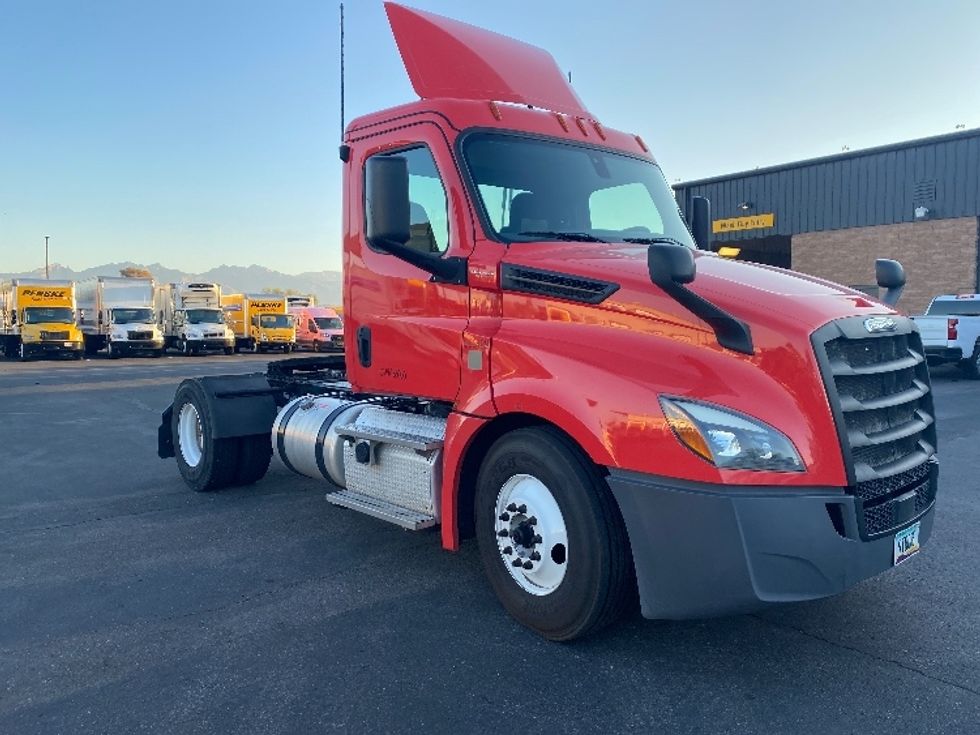 Day Cab Tractor-Heavy Duty Tractors-Freightliner-2019-T12642ST-Phoenix-AZ-211,107\n\t\tmiles-$ 35,000 - Image 1