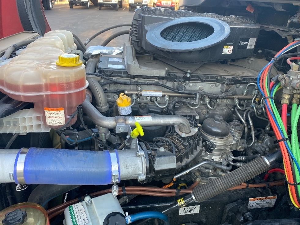 Day Cab Tractor-Heavy Duty Tractors-Freightliner-2019-T12642ST-Phoenix-AZ-211,107\n\t\tmiles-$ 35,000 - Image 16