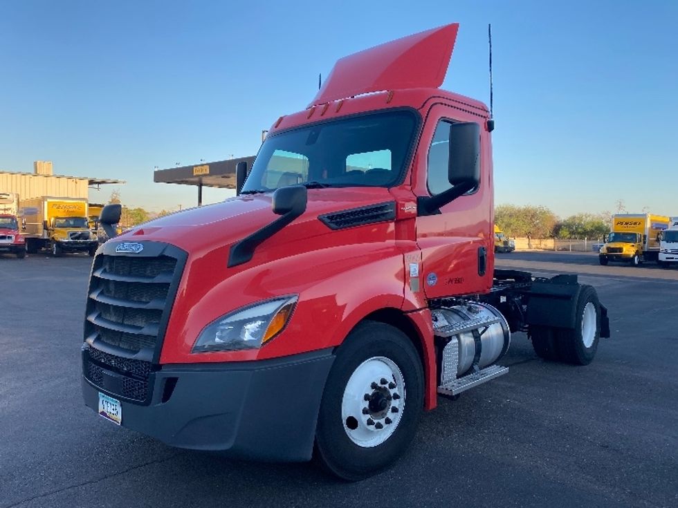 Day Cab Tractor-Heavy Duty Tractors-Freightliner-2019-T12642ST-Phoenix-AZ-211,107\n\t\tmiles-$ 35,000 - Image 3