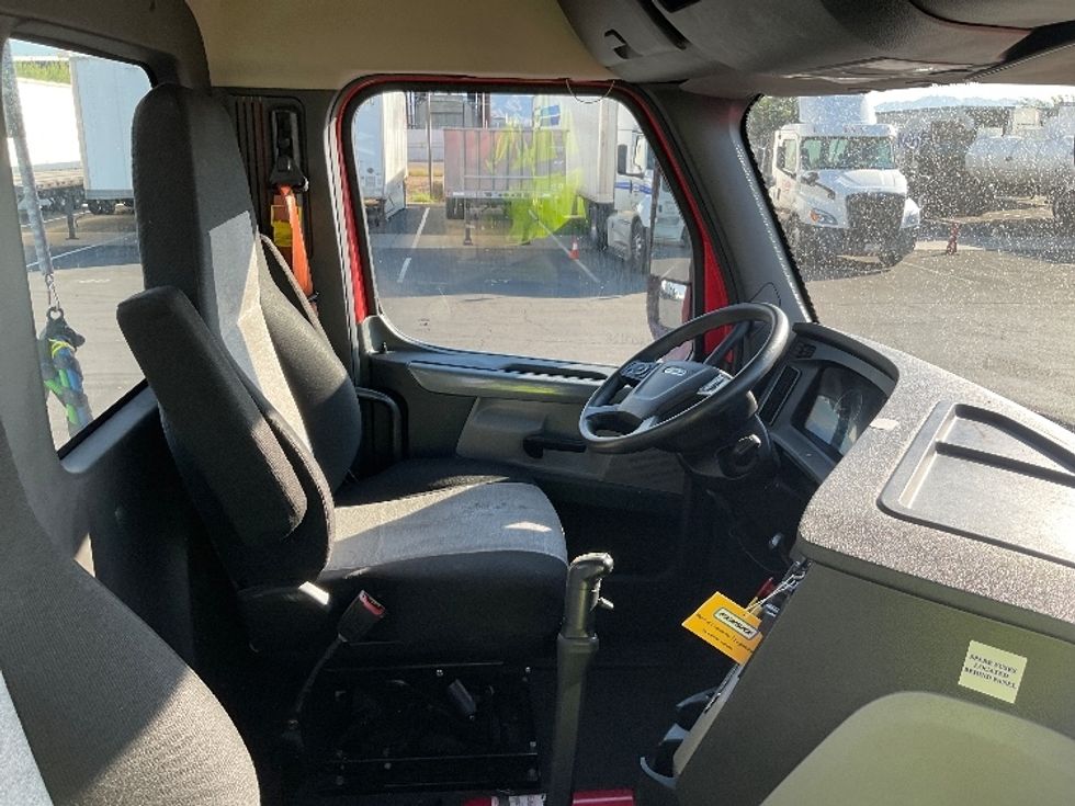 Day Cab Tractor-Heavy Duty Tractors-Freightliner-2019-T12642ST-Phoenix-AZ-325,522\n\t\tmiles-$ 35,250 - Image 14