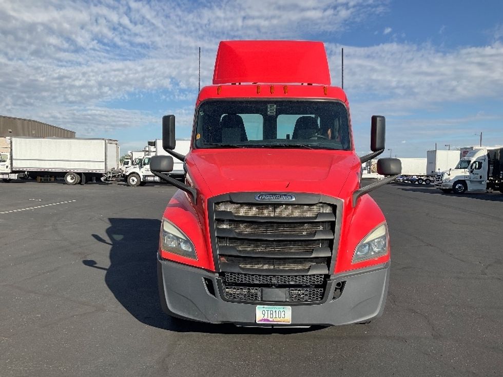 Day Cab Tractor-Heavy Duty Tractors-Freightliner-2019-T12642ST-Phoenix-AZ-325,522\n\t\tmiles-$ 35,250 - Image 2