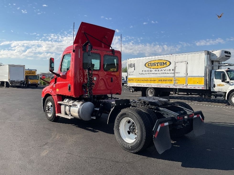 Day Cab Tractor-Heavy Duty Tractors-Freightliner-2019-T12642ST-Phoenix-AZ-325,522\n\t\tmiles-$ 35,250 - Image 5