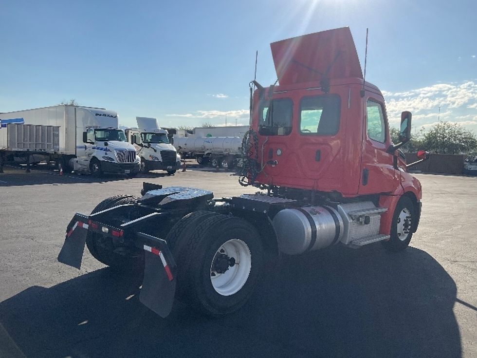 Day Cab Tractor-Heavy Duty Tractors-Freightliner-2019-T12642ST-Phoenix-AZ-325,522\n\t\tmiles-$ 35,250 - Image 7