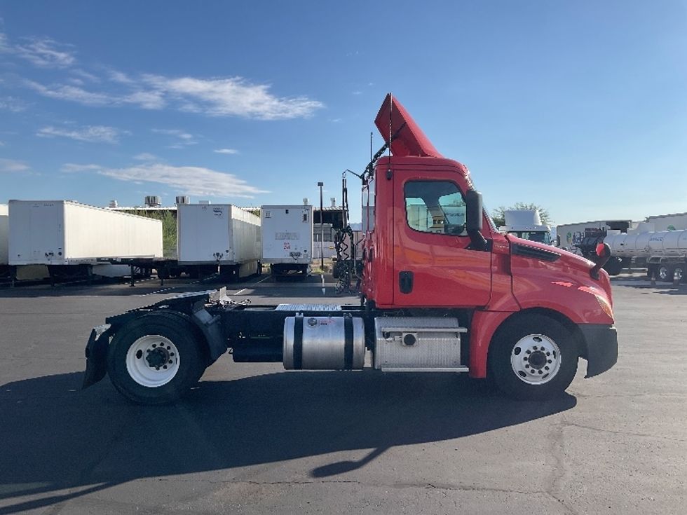 Day Cab Tractor-Heavy Duty Tractors-Freightliner-2019-T12642ST-Phoenix-AZ-325,522\n\t\tmiles-$ 35,250 - Image 8
