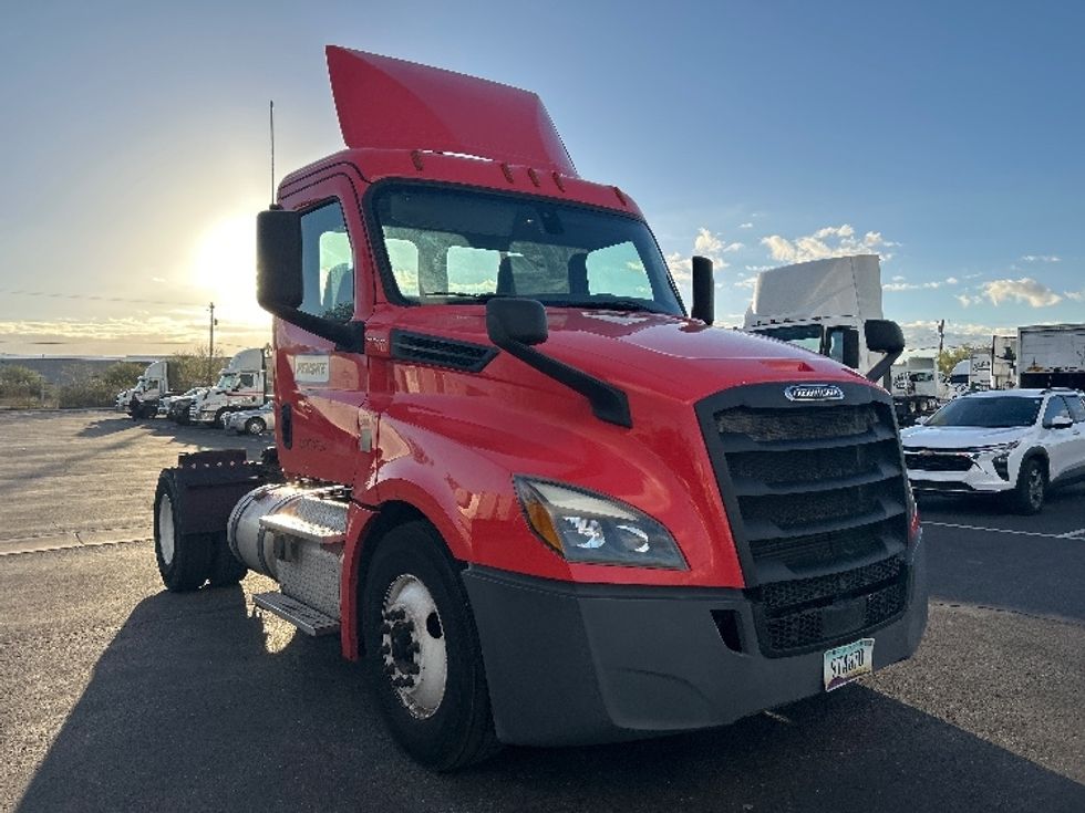 Day Cab Tractor-Heavy Duty Tractors-Freightliner-2019-T12642ST-Phoenix-AZ-445,968\n\t\tmiles-$ 28,500 - Image 1