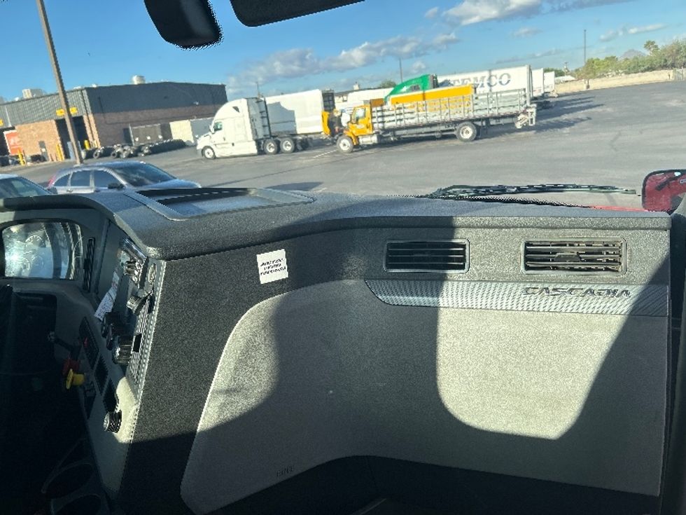 Day Cab Tractor-Heavy Duty Tractors-Freightliner-2019-T12642ST-Phoenix-AZ-445,968\n\t\tmiles-$ 28,500 - Image 13