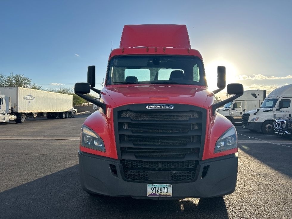 Day Cab Tractor-Heavy Duty Tractors-Freightliner-2019-T12642ST-Phoenix-AZ-445,968\n\t\tmiles-$ 28,500 - Image 2