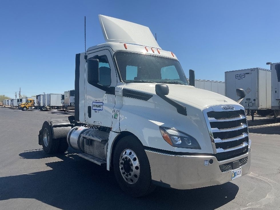 Day Cab Tractor-Heavy Duty Tractors-Freightliner-2019-T12642ST-Phoenix-AZ-461,476\n\t\tmiles-$ 33,500 - Image 1