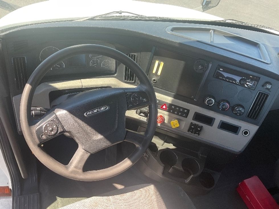 Day Cab Tractor-Heavy Duty Tractors-Freightliner-2019-T12642ST-Phoenix-AZ-461,476\n\t\tmiles-$ 33,500 - Image 11