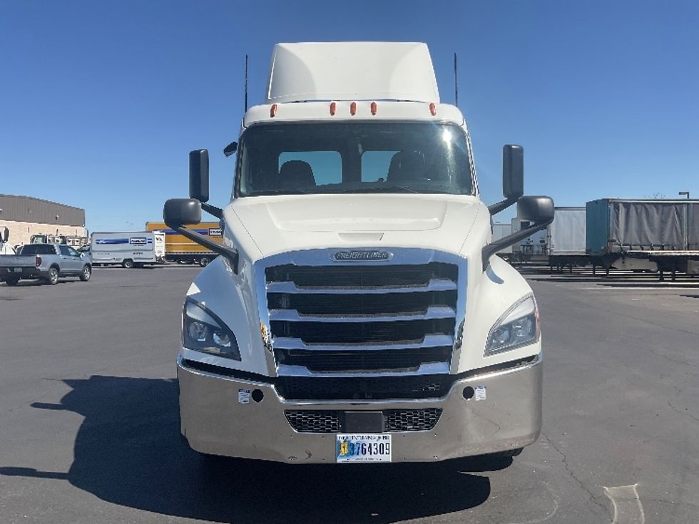 Day Cab Tractor-Heavy Duty Tractors-Freightliner-2019-T12642ST-Phoenix-AZ-461,476\n\t\tmiles-$ 33,500 - Image 2