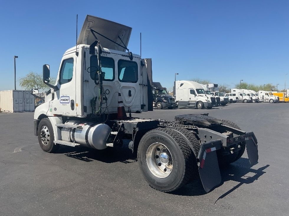 Day Cab Tractor-Heavy Duty Tractors-Freightliner-2019-T12642ST-Phoenix-AZ-461,476\n\t\tmiles-$ 33,500 - Image 5