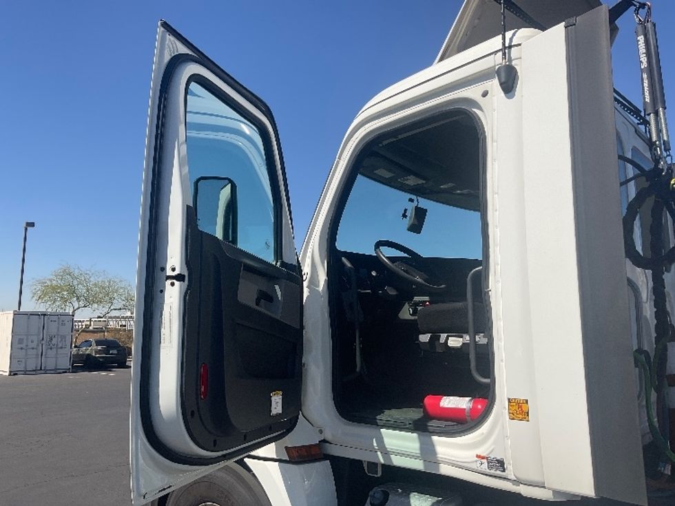 Day Cab Tractor-Heavy Duty Tractors-Freightliner-2019-T12642ST-Phoenix-AZ-461,476\n\t\tmiles-$ 33,500 - Image 9