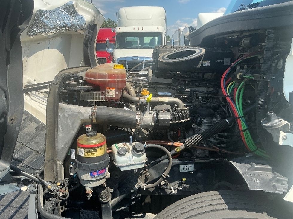 Day Cab Tractor-Heavy Duty Tractors-Freightliner-2019-T12642ST-Piqua-OH-276,851\n\t\tmiles-$ 40,500 - Image 16