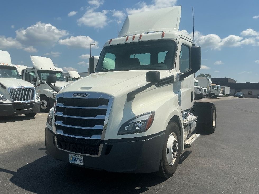 Day Cab Tractor-Heavy Duty Tractors-Freightliner-2019-T12642ST-Piqua-OH-276,851\n\t\tmiles-$ 40,500 - Image 3