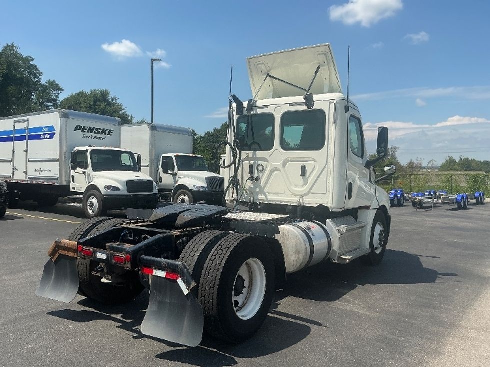 Day Cab Tractor-Heavy Duty Tractors-Freightliner-2019-T12642ST-Piqua-OH-276,851\n\t\tmiles-$ 40,500 - Image 7