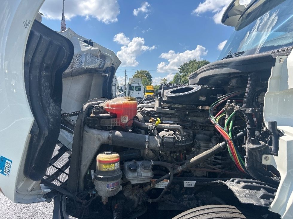 Day Cab Tractor-Heavy Duty Tractors-Freightliner-2019-T12642ST-Piqua-OH-377,117\n\t\tmiles-$ 33,250 - Image 16