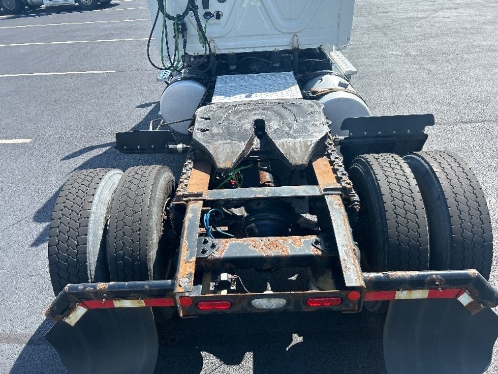 Day Cab Tractor-Heavy Duty Tractors-Freightliner-2019-T12642ST-Piqua-OH-377,117\n\t\tmiles-$ 33,250 - Image 6