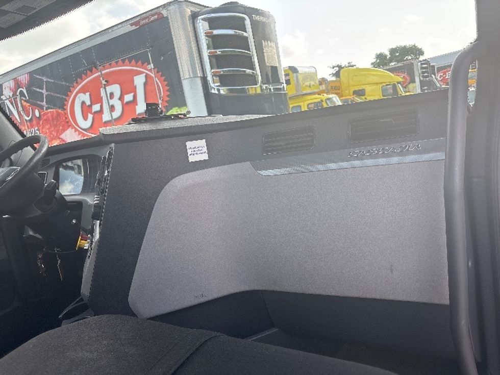 Day Cab Tractor-Heavy Duty Tractors-Freightliner-2019-T12642ST-Pompano Beach-FL-184,140\n\t\tmiles-$ 41,500 - Image 13