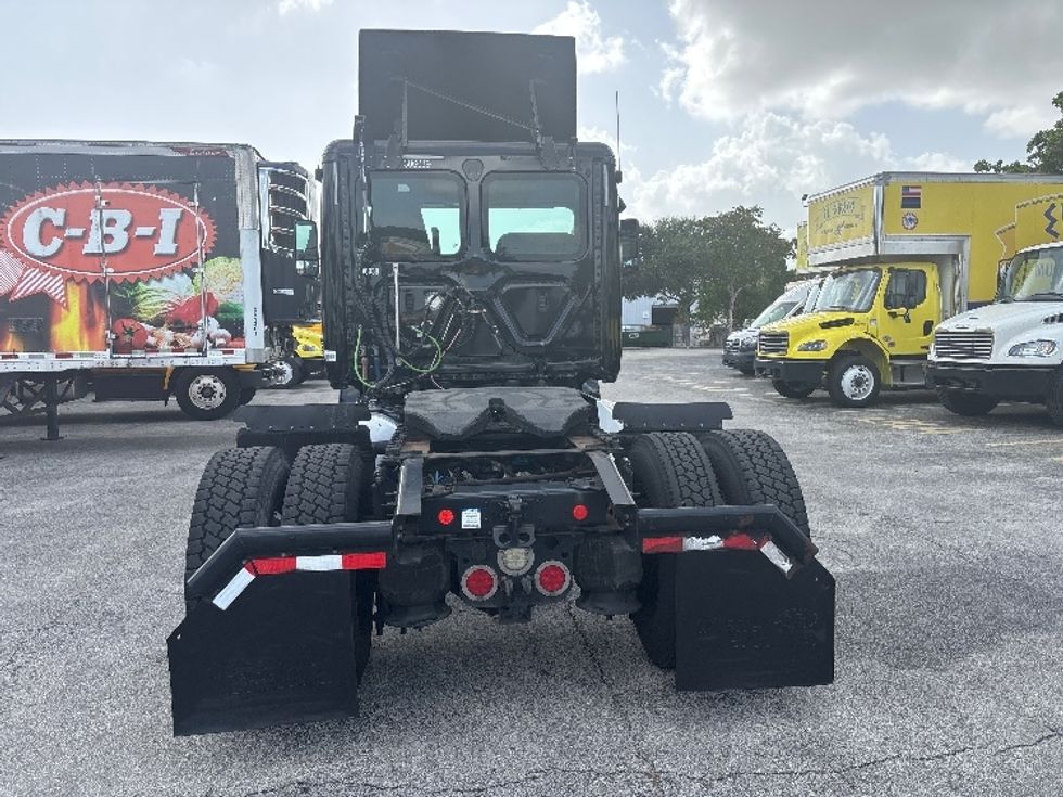 Day Cab Tractor-Heavy Duty Tractors-Freightliner-2019-T12642ST-Pompano Beach-FL-184,140\n\t\tmiles-$ 41,500 - Image 6