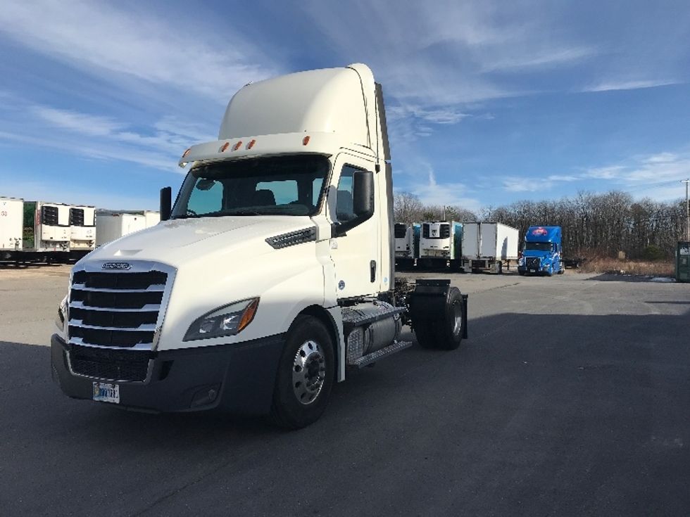 Day Cab Tractor-Heavy Duty Tractors-Freightliner-2019-T12642ST-Pottsville-PA-250,544\n\t\tmiles-$ 35,500 - Image 1