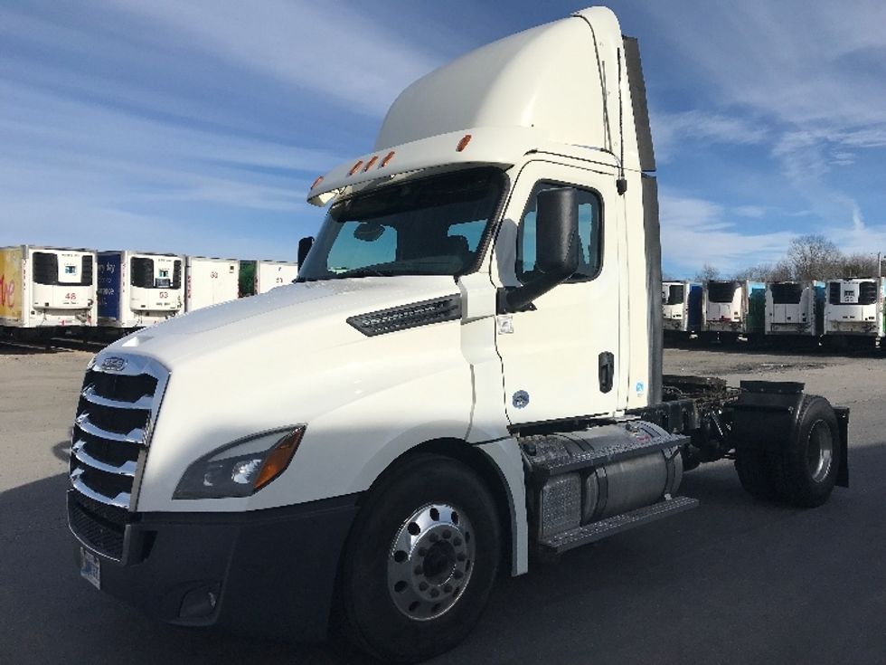Day Cab Tractor-Heavy Duty Tractors-Freightliner-2019-T12642ST-Pottsville-PA-250,544\n\t\tmiles-$ 35,500 - Image 3